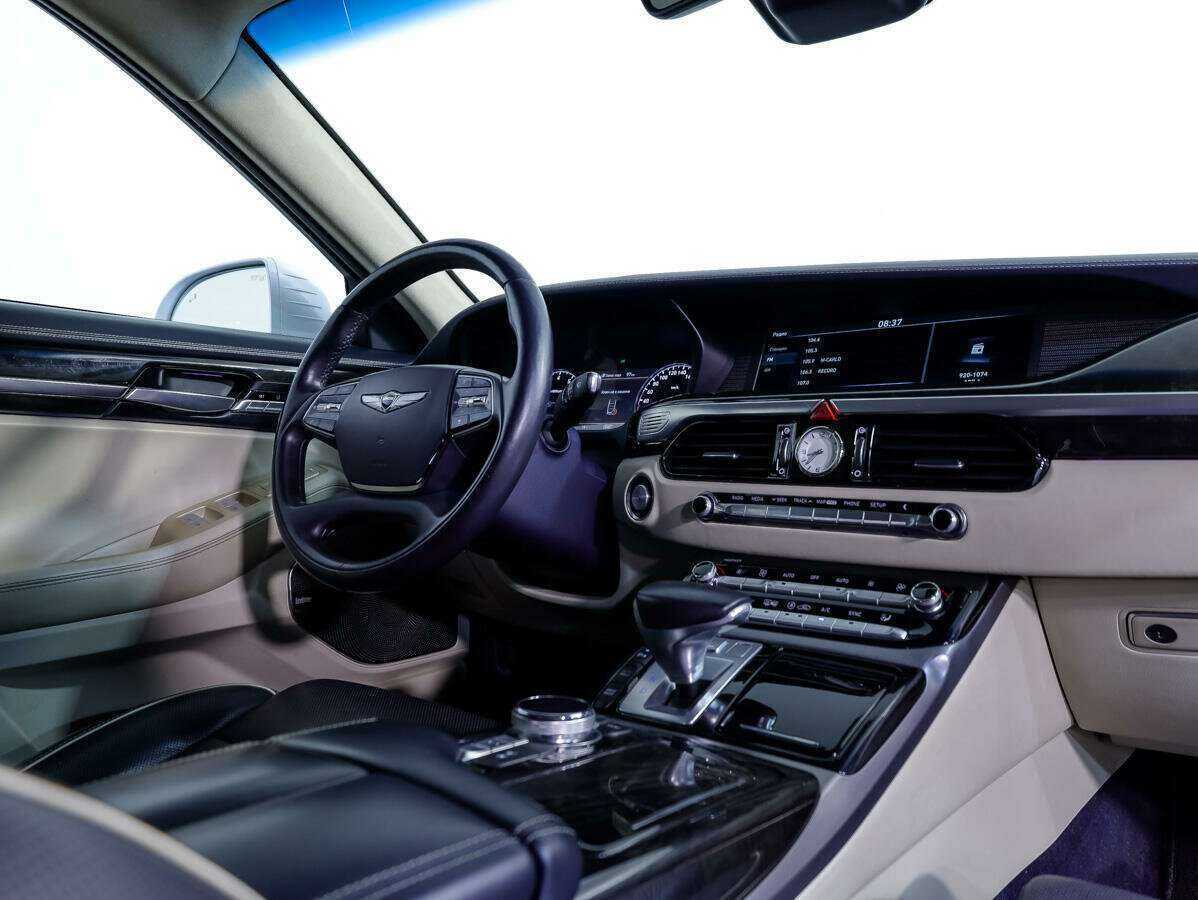 Genesis G90