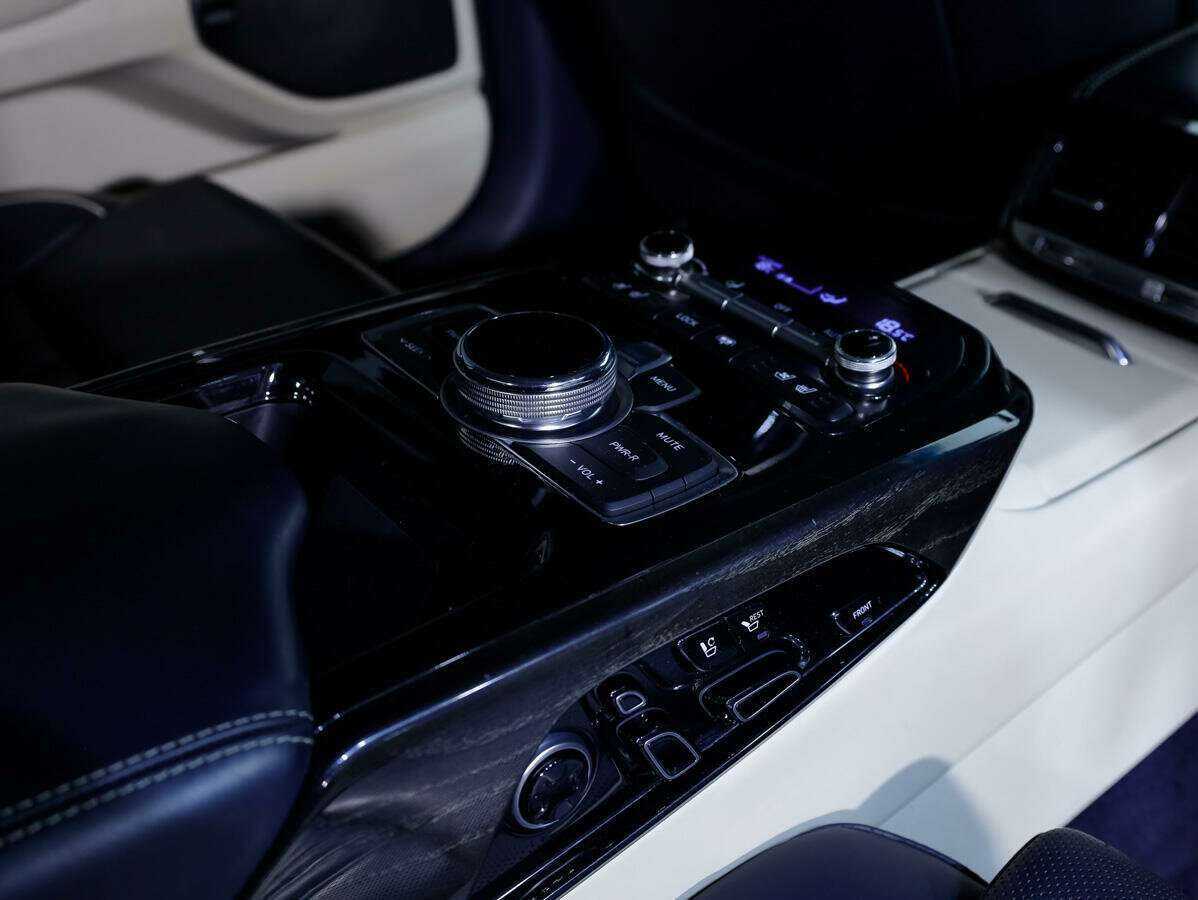 Genesis G90 2016