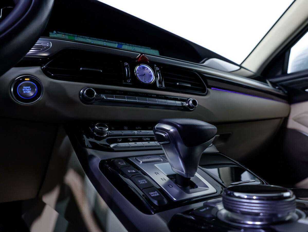 Genesis G90 2016