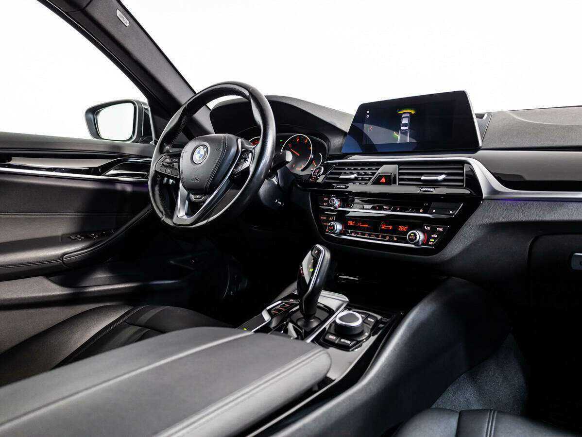 BMW 5 серии 2019