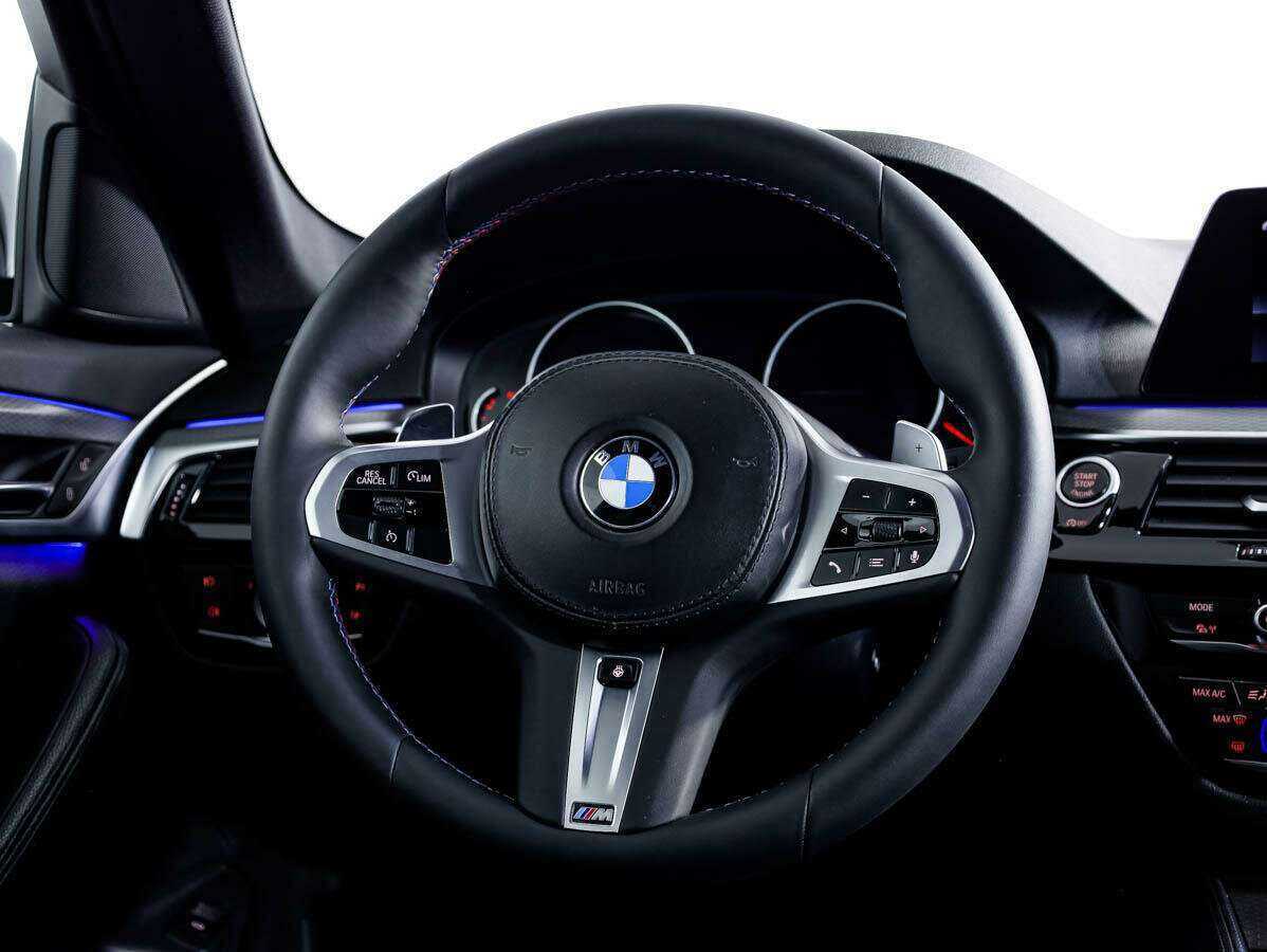 BMW 5 серии 2019