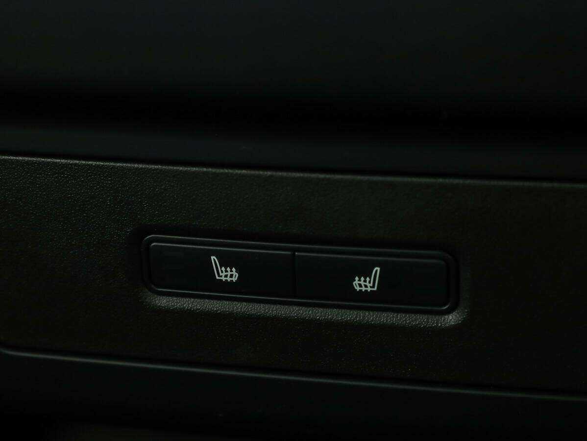 Land Rover Defender 2021