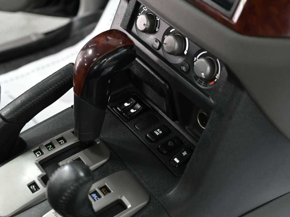 Mitsubishi Pajero 2005