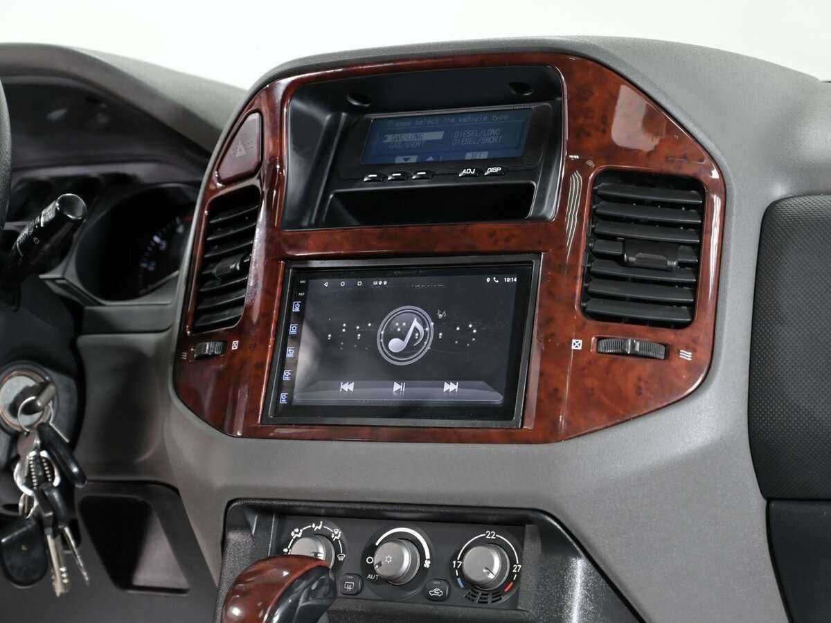 Mitsubishi Pajero 2005