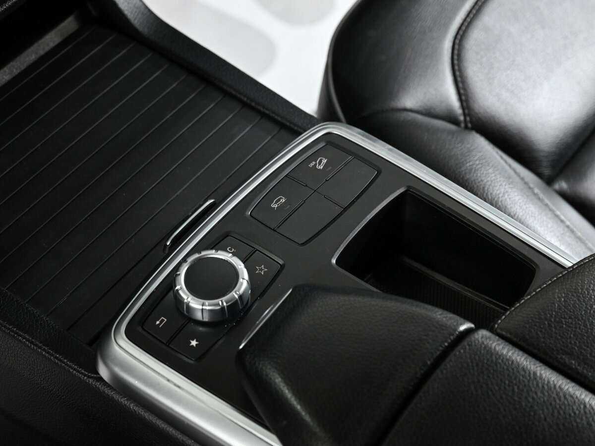 Mercedes-Benz M-Класс 2012