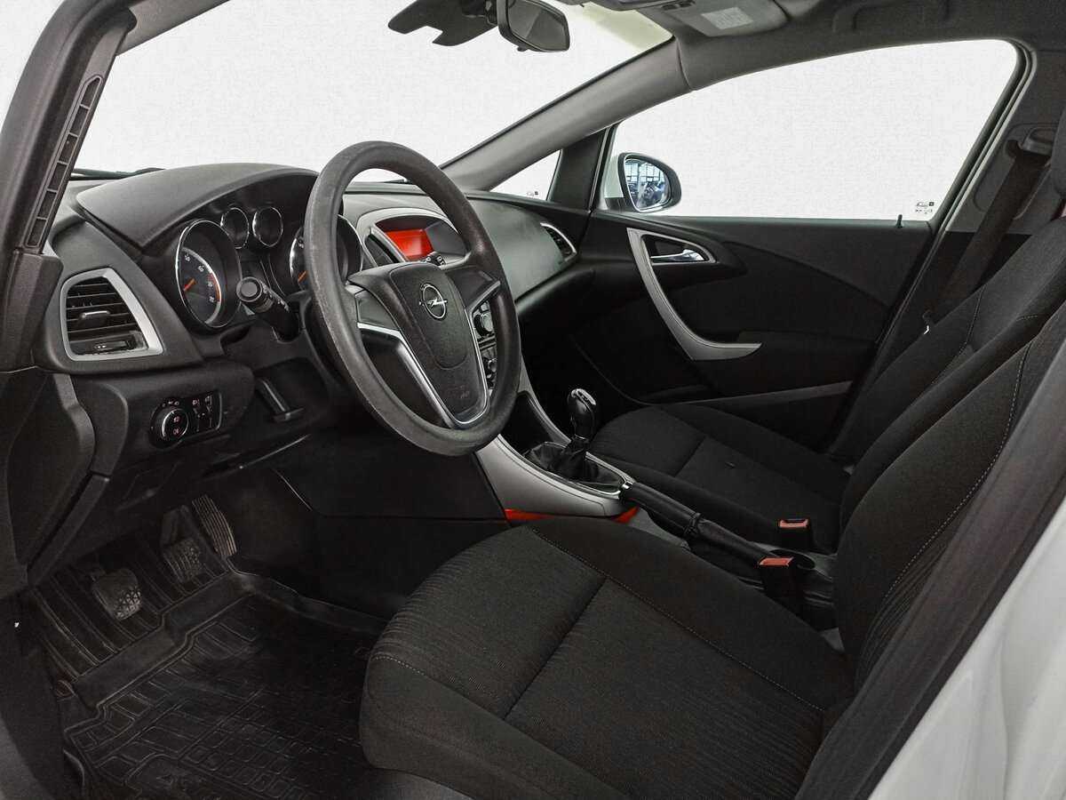 Opel Astra 2011