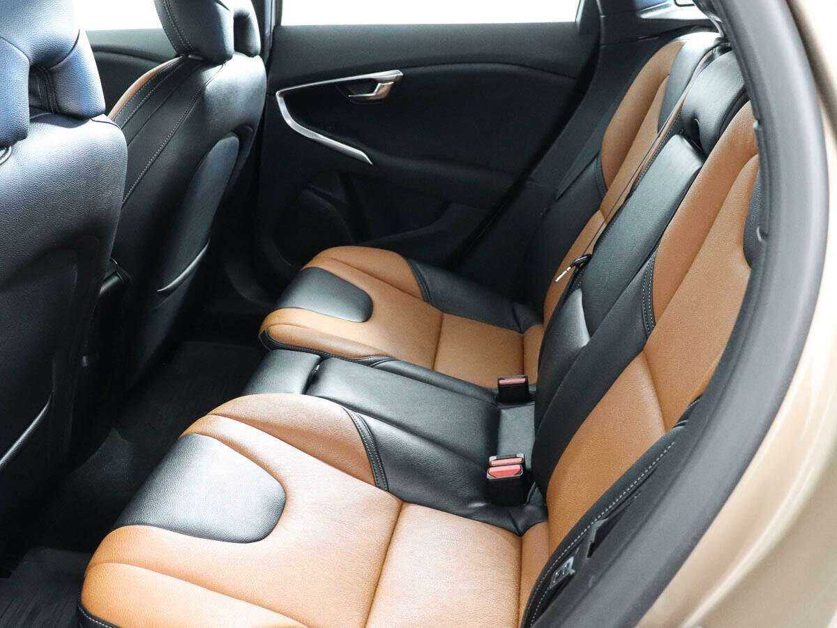 Volvo V40 Cross Country 2015