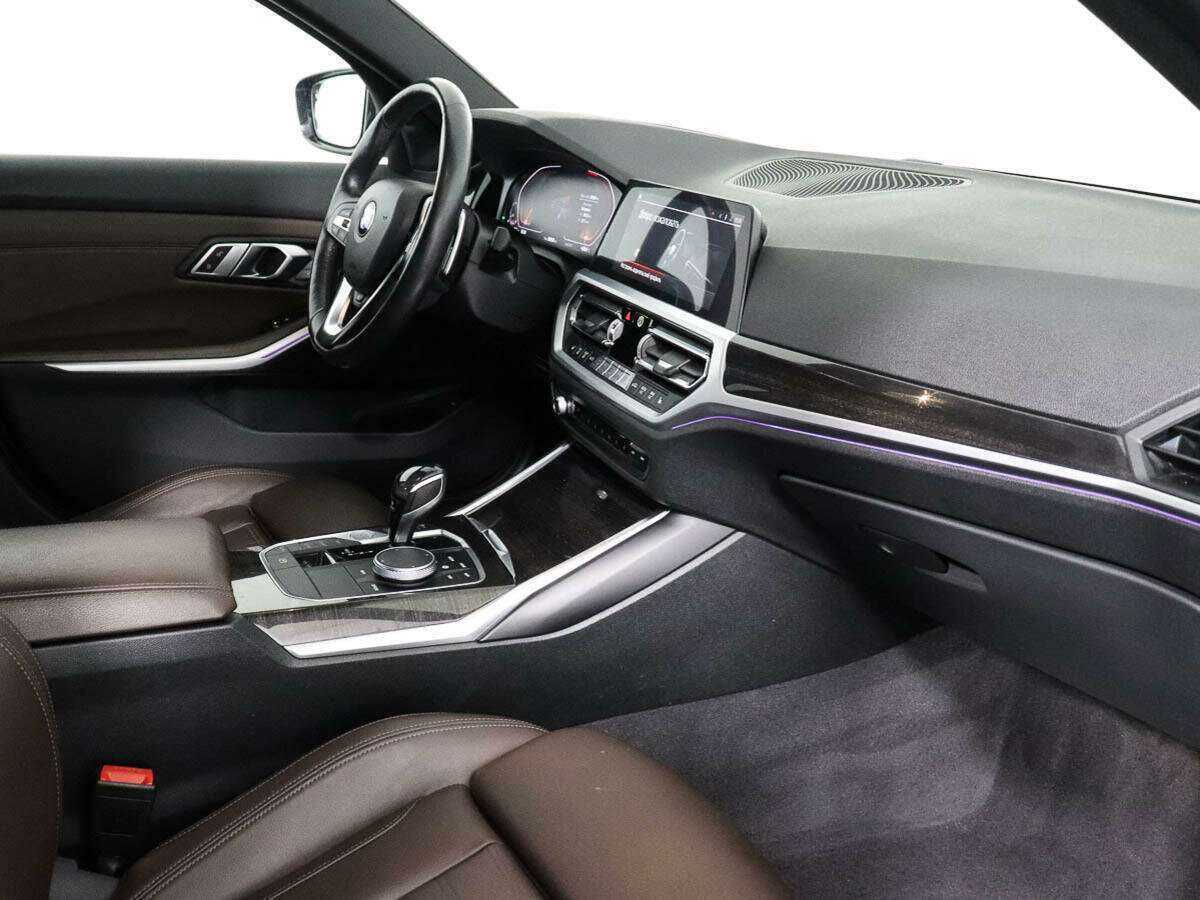 BMW 3 серии 2019