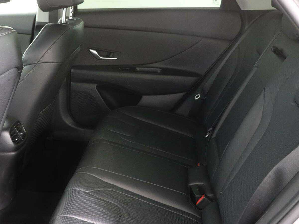 Hyundai Elantra 2021