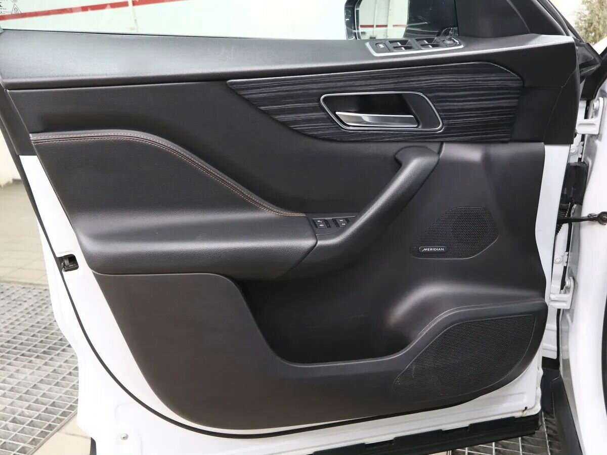 Jaguar F-Pace 2016