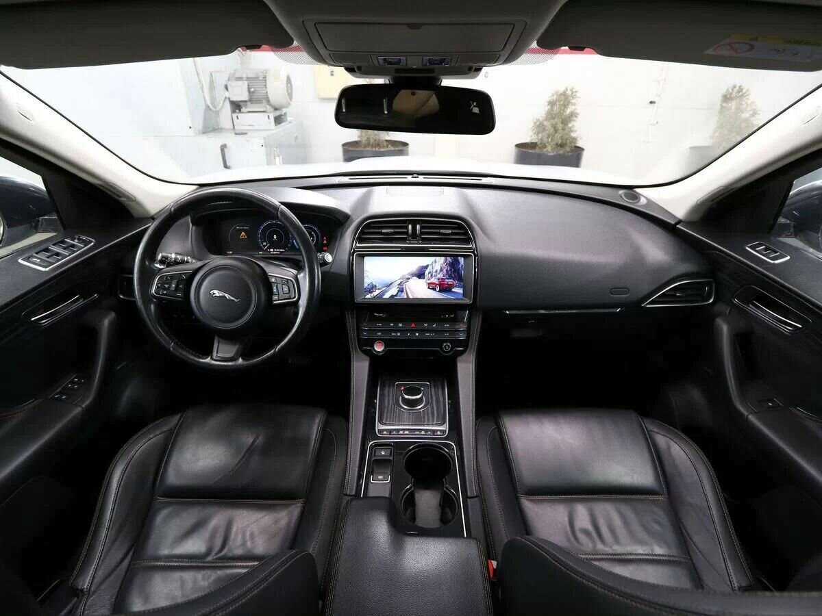 Jaguar F-Pace 2016