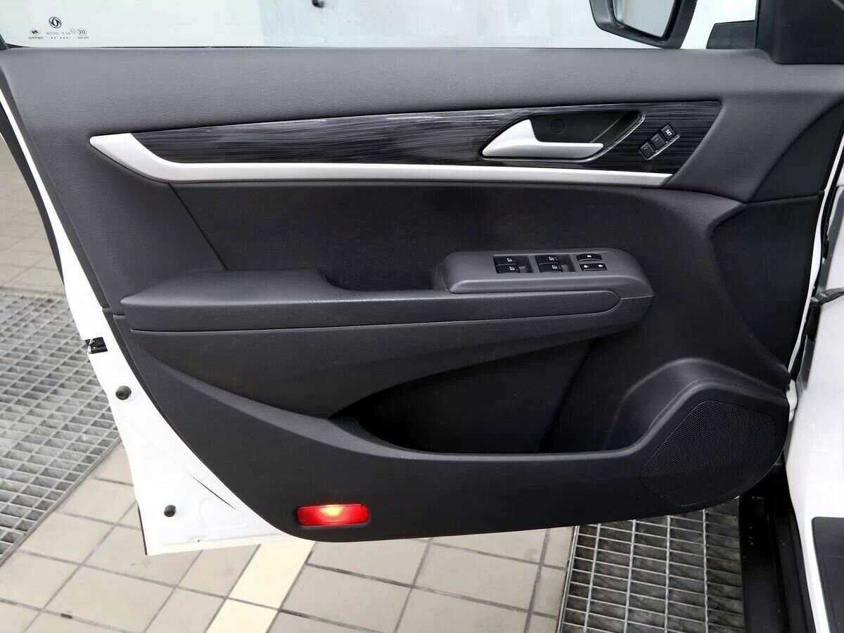 Dongfeng AX7