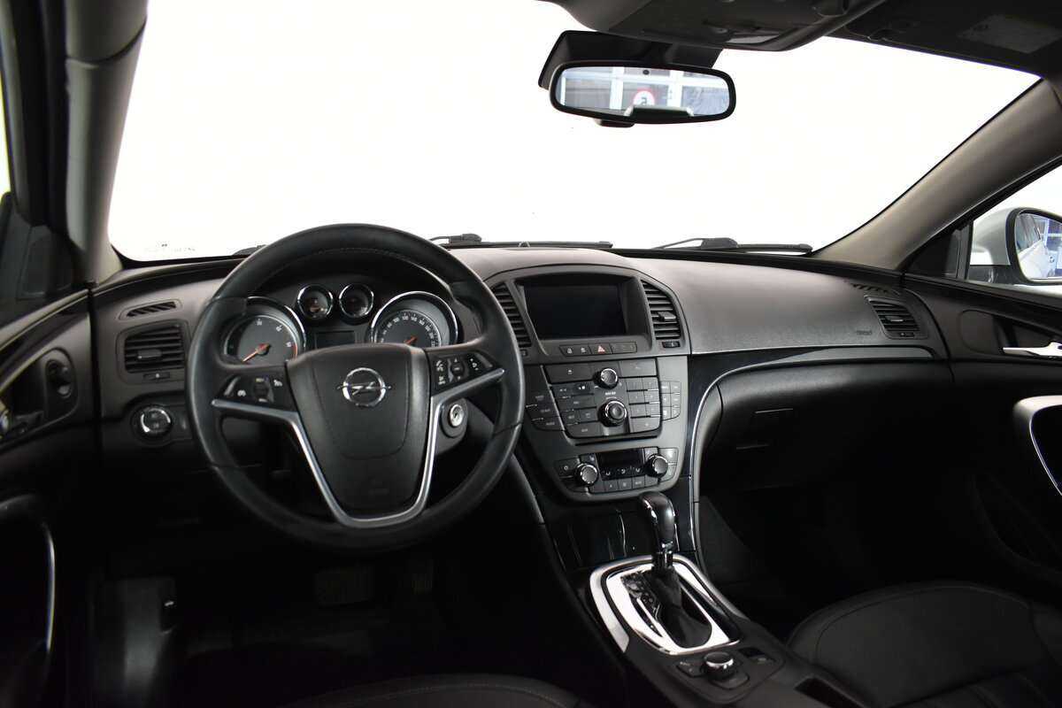 Opel Insignia 2011