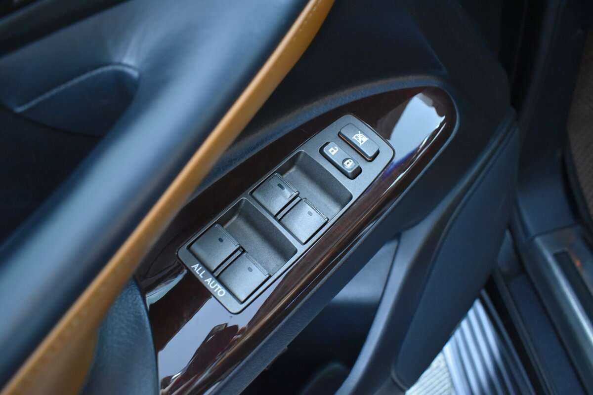 Lexus LX 2013