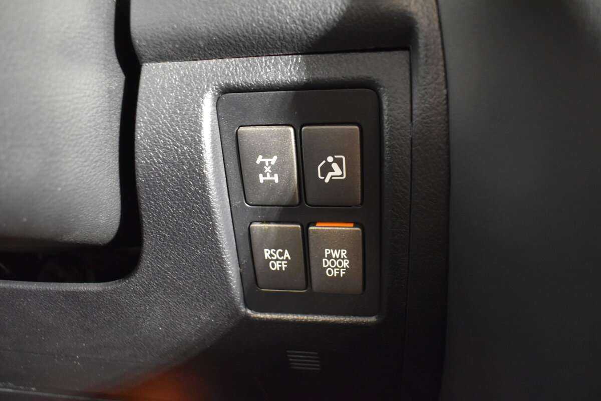 Lexus LX 2013