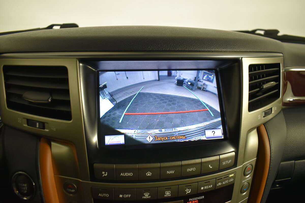Lexus LX 2013
