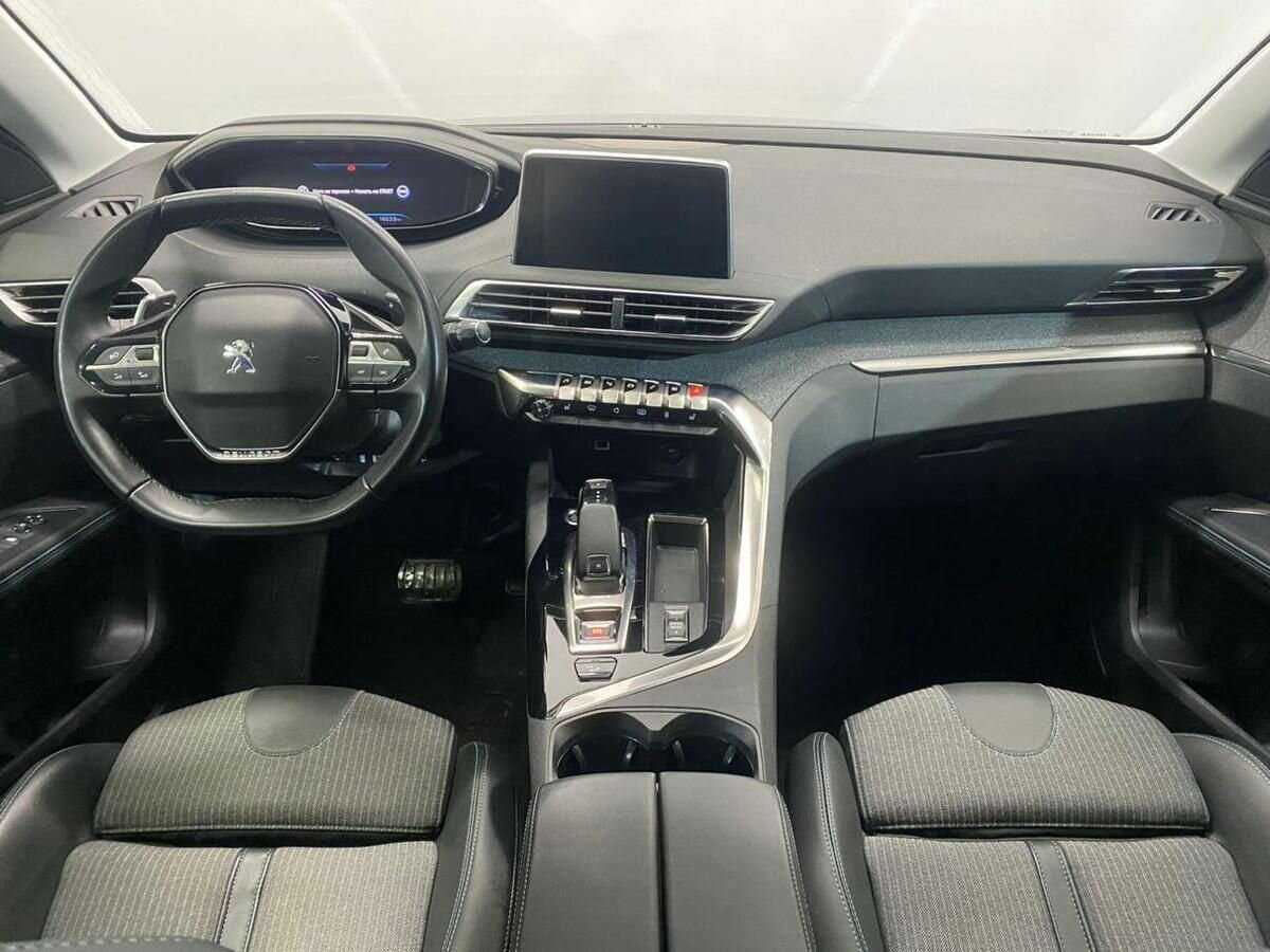 Peugeot 5008 2021