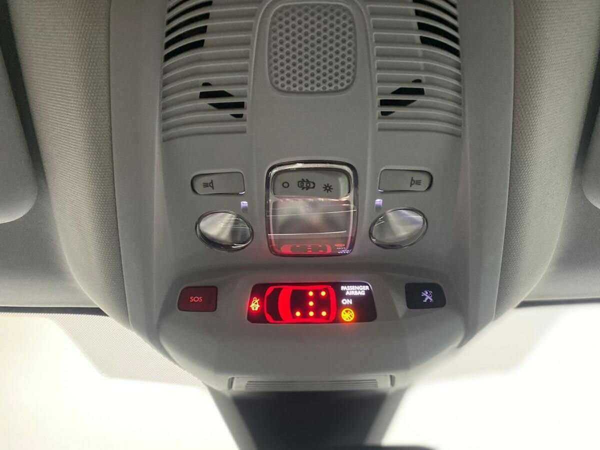 Peugeot 5008 2021