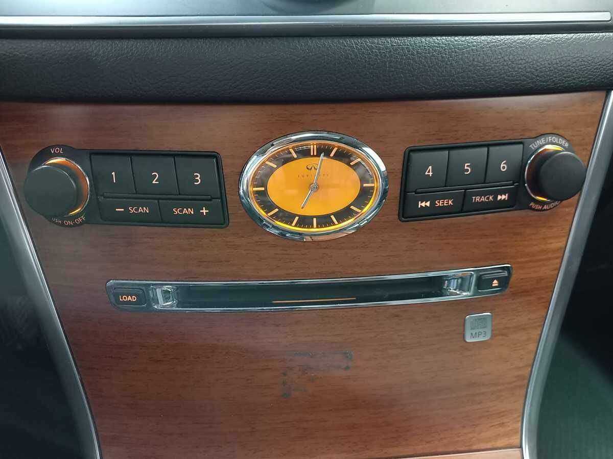Infiniti M 2006