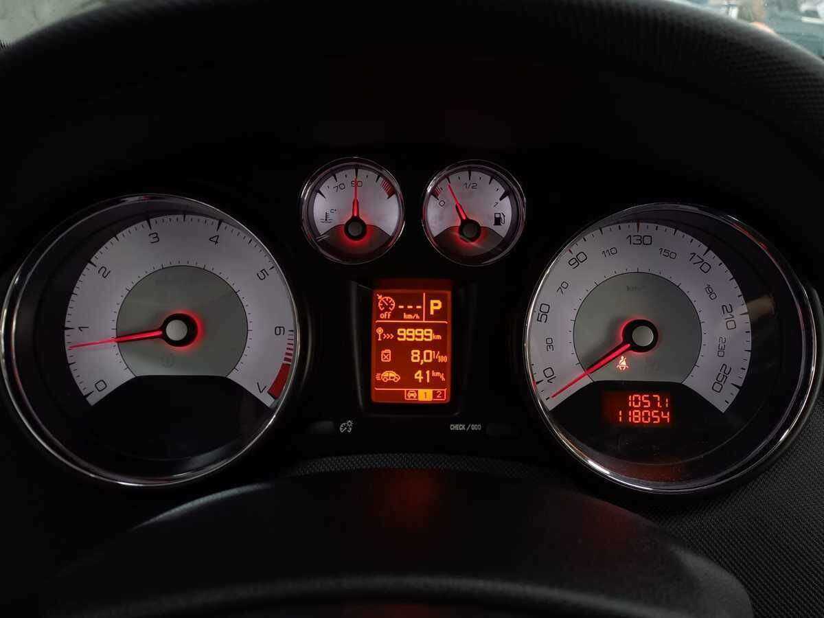 Peugeot 408 2016