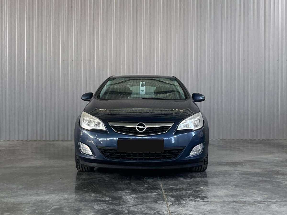 Opel Astra 2011