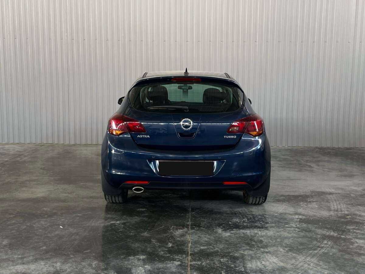 Opel Astra 2011