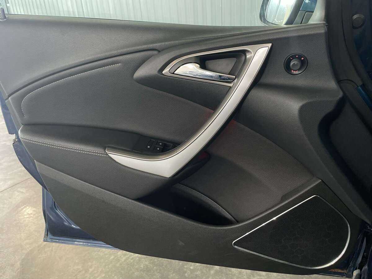 Opel Astra 2011