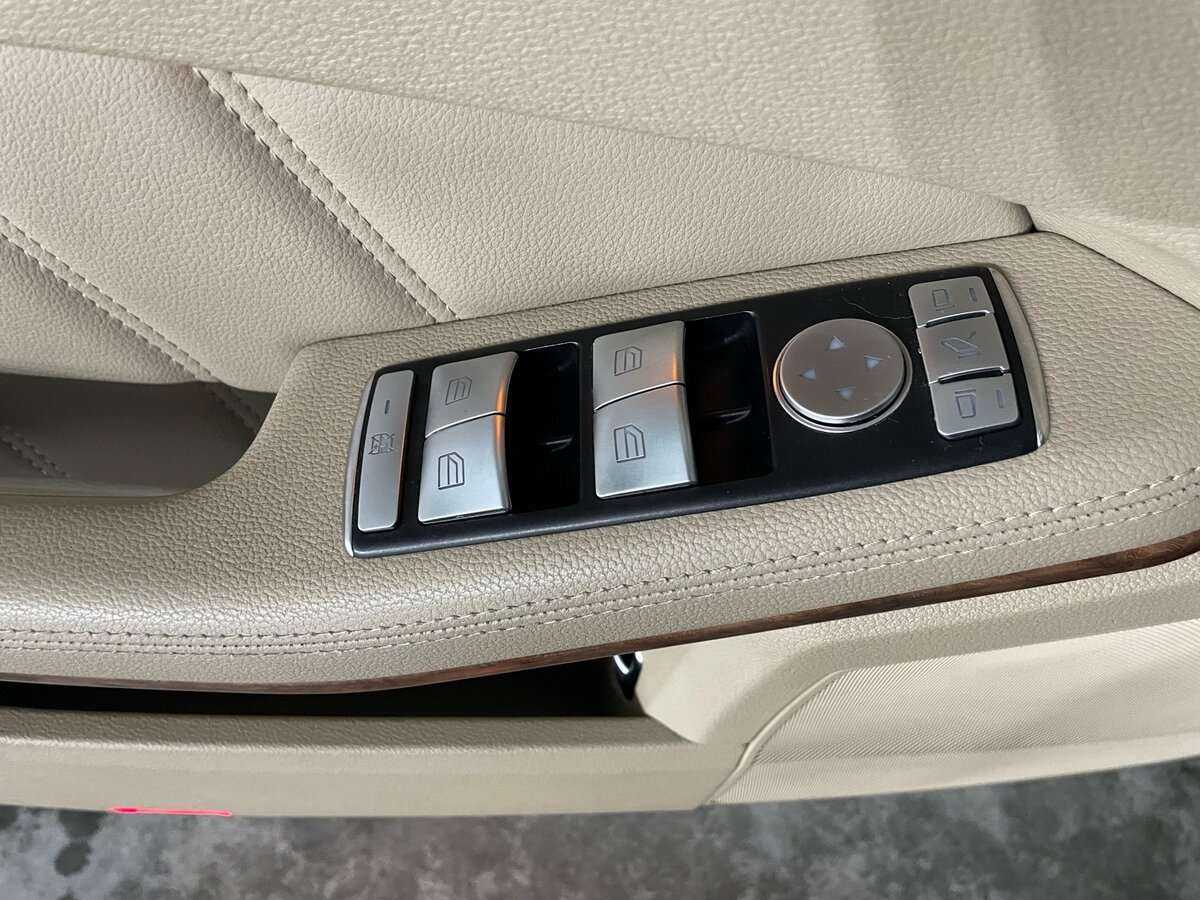 Mercedes-Benz E-Класс 2012