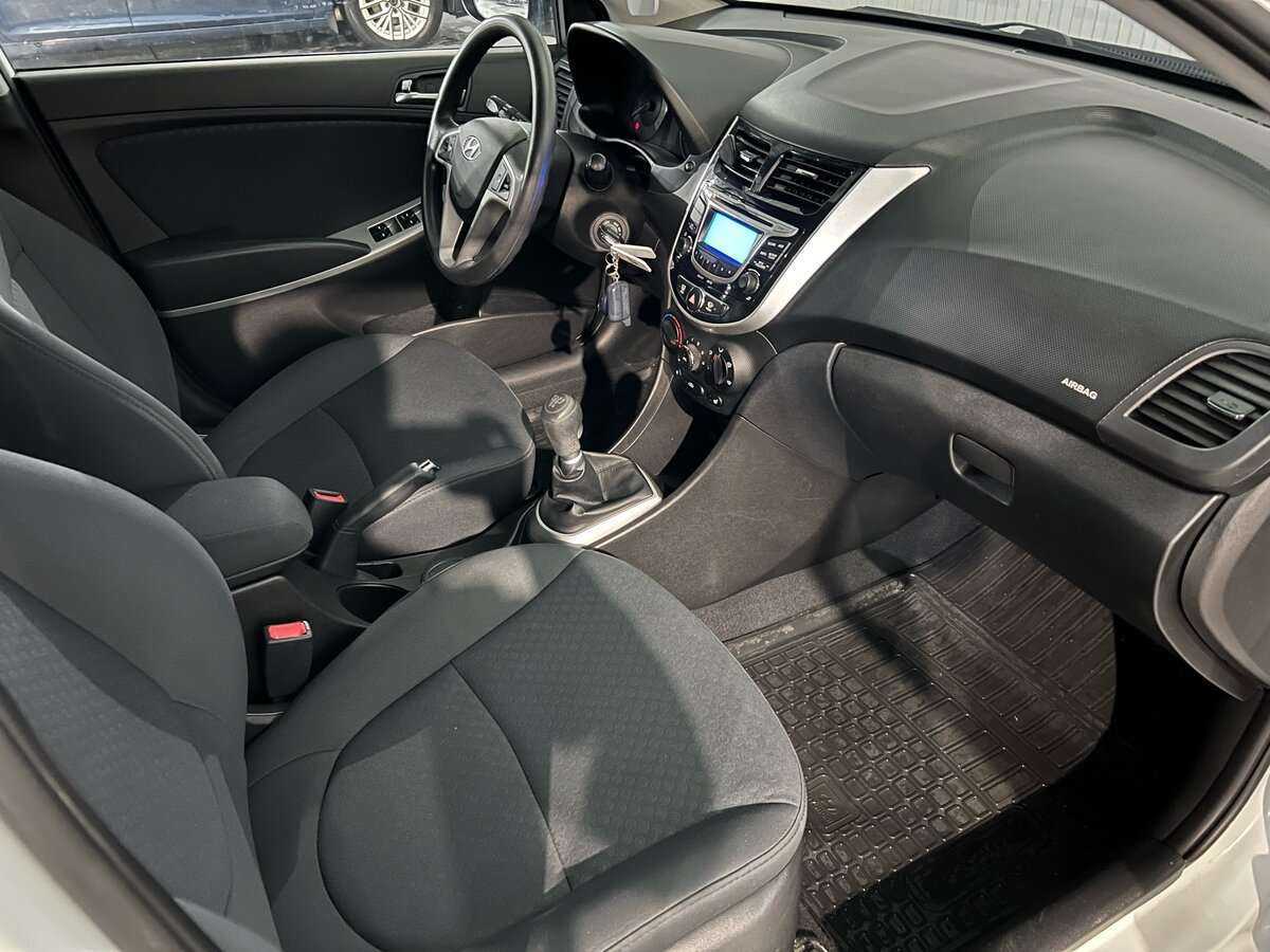 Hyundai Solaris 2014