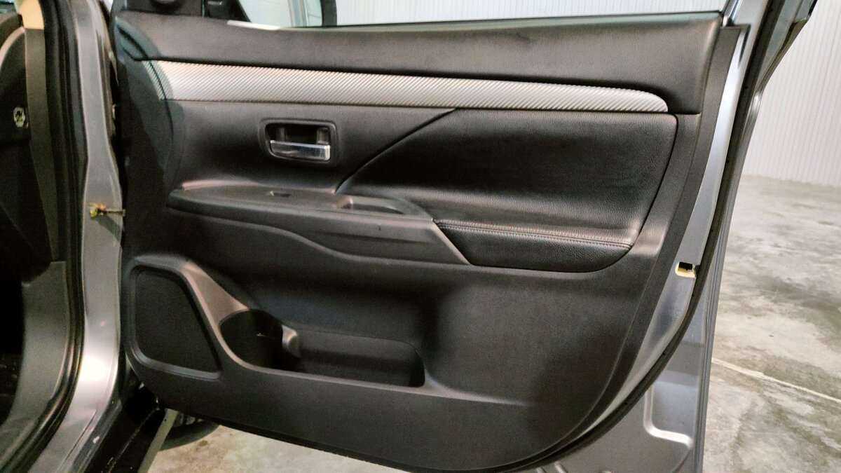 Mitsubishi Outlander 2012