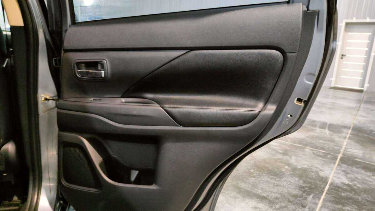 Mitsubishi Outlander 2012