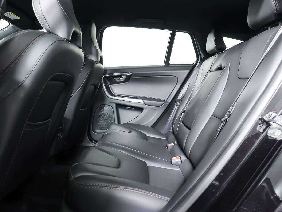 Volvo V60 Cross Country 2016