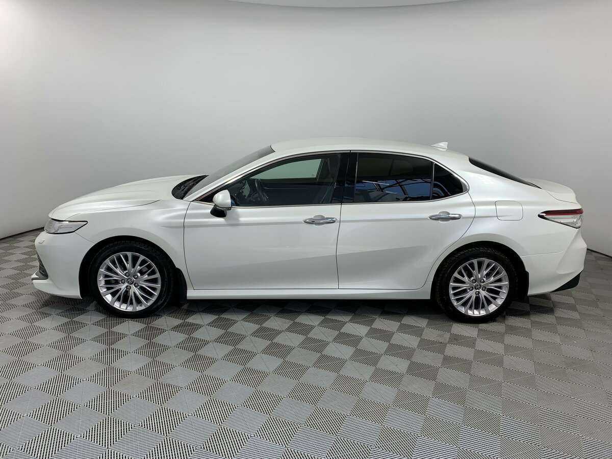 Toyota Camry 2021