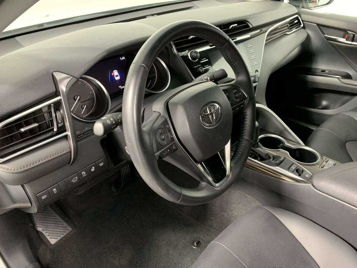 Toyota Camry 2021