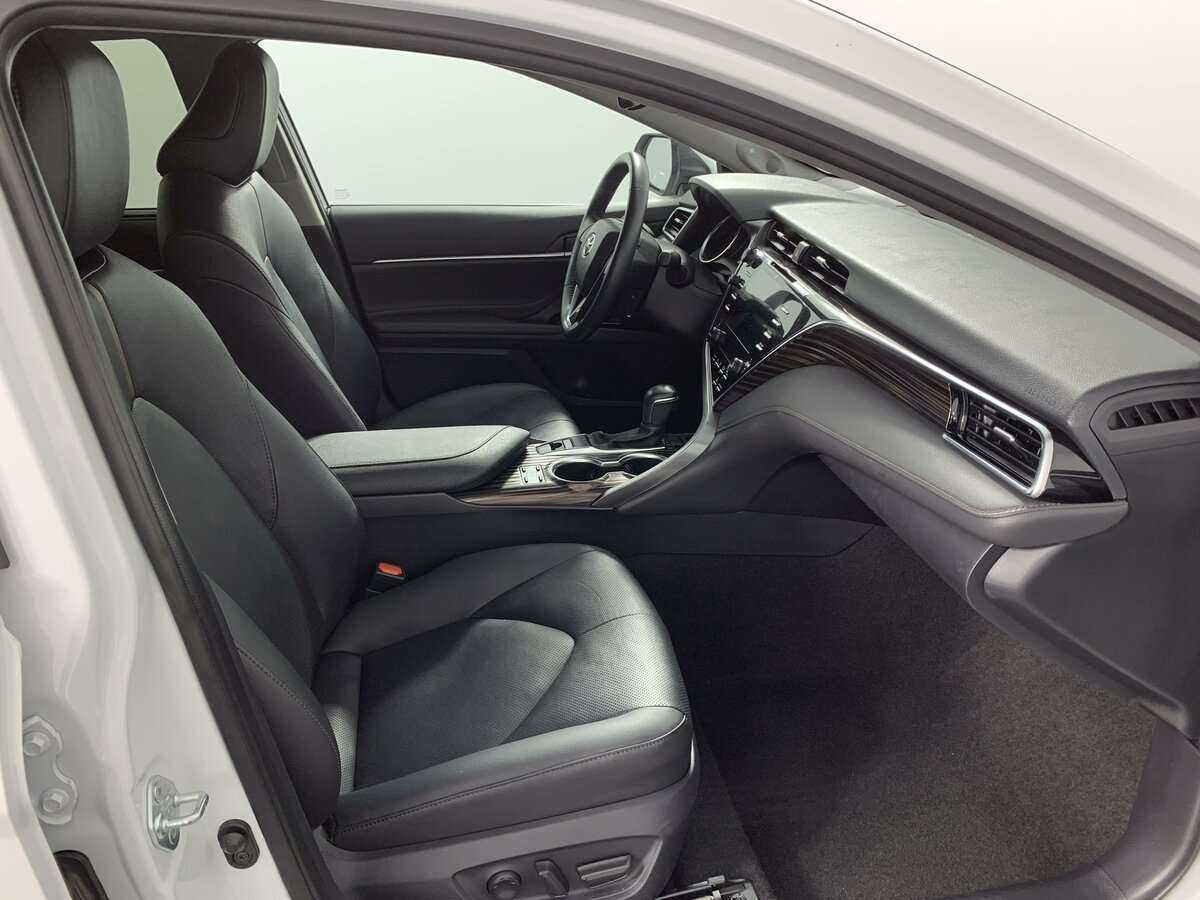 Toyota Camry 2021