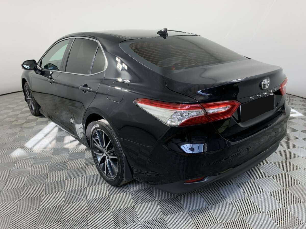 Toyota Camry 2021
