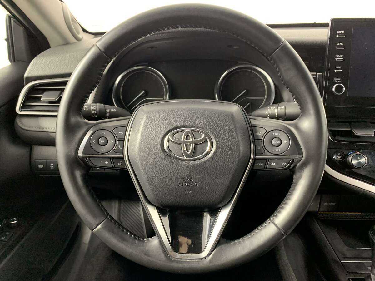Toyota Camry 2021