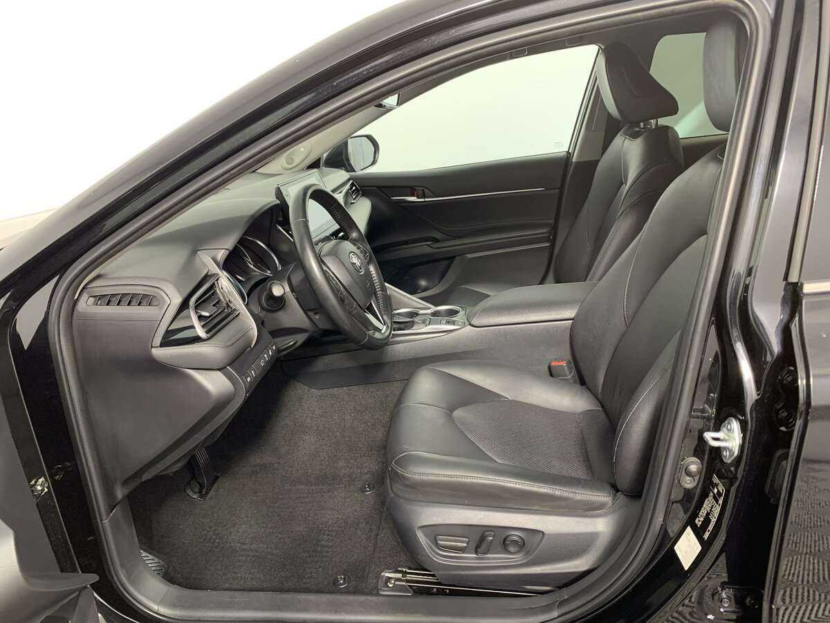 Toyota Camry 2021