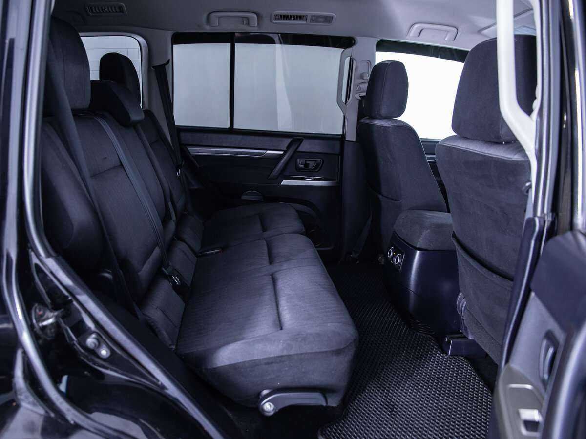 Mitsubishi Pajero 2012