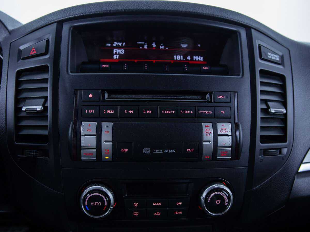 Mitsubishi Pajero 2012