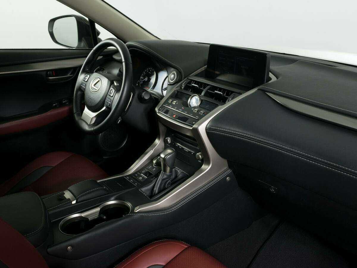 Lexus NX 2021