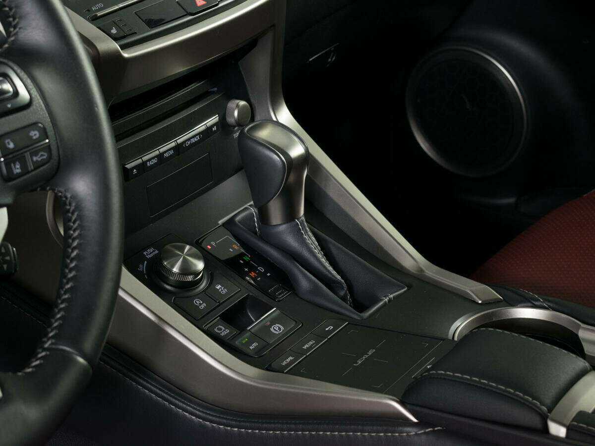 Lexus NX 2021