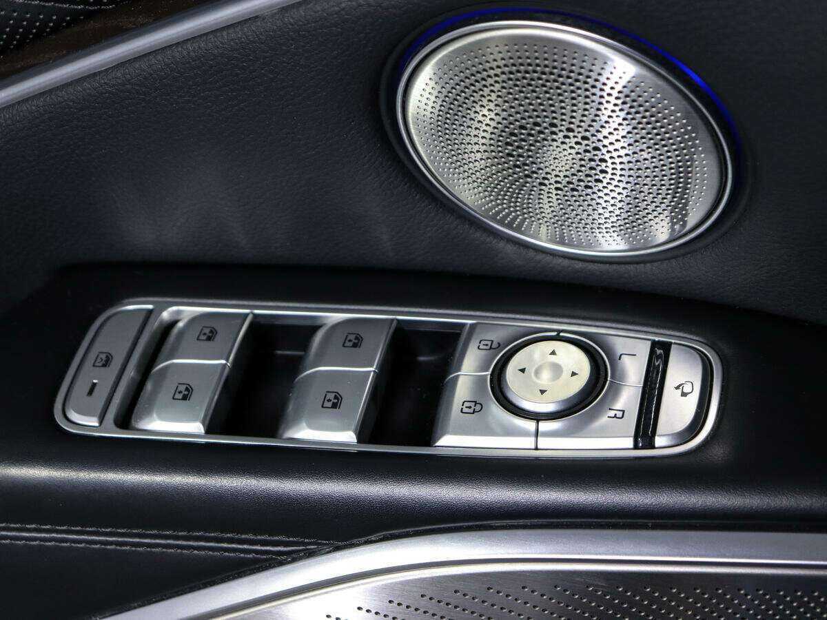 Kia K900 2019