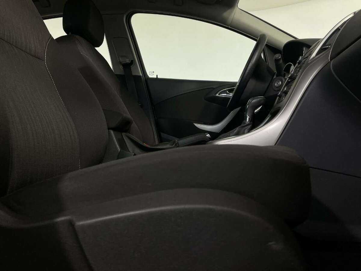 Opel Astra 2011