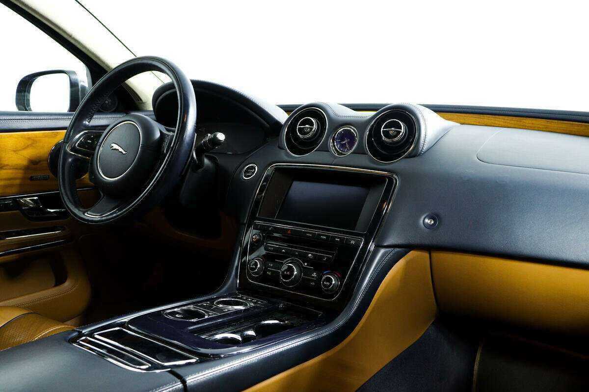 Jaguar XJ 2013