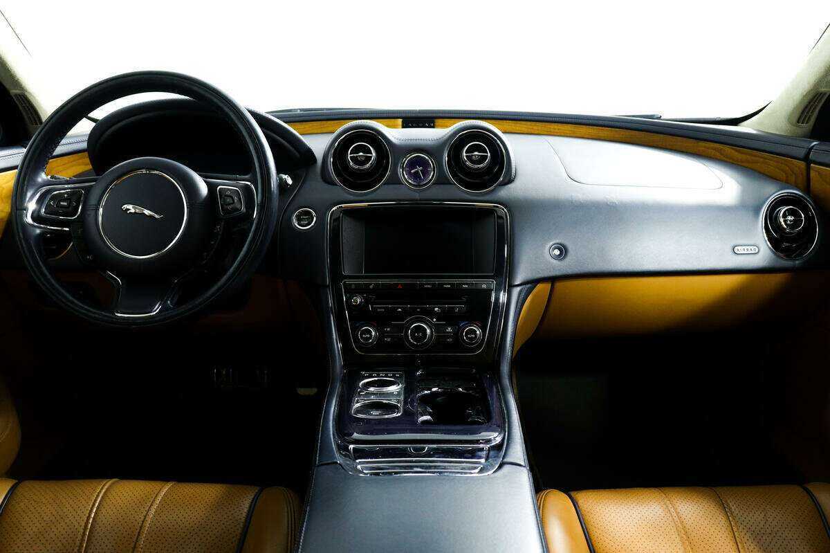 Jaguar XJ 2013