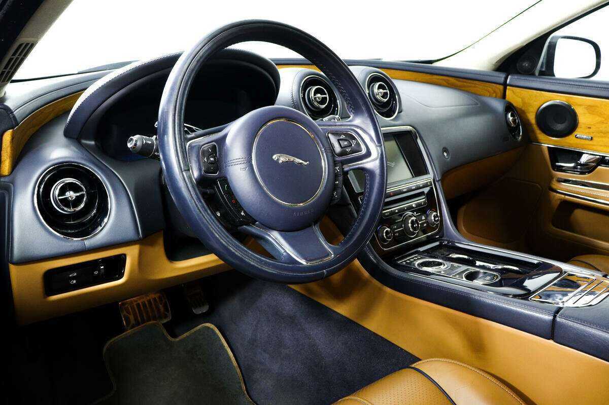 Jaguar XJ 2013