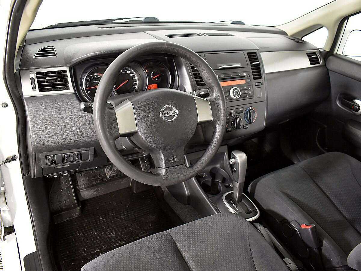 Nissan Tiida 2013