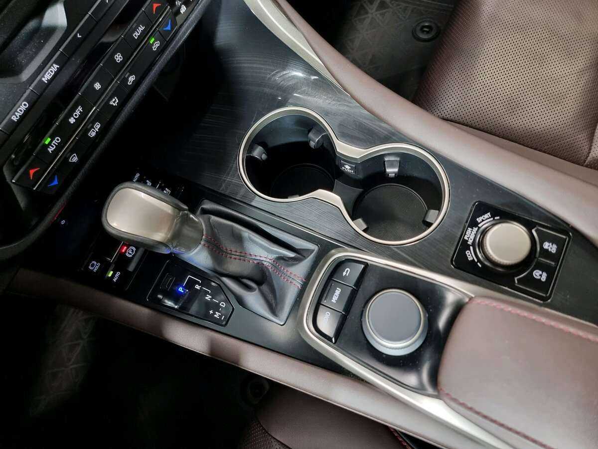 Lexus RX 2019