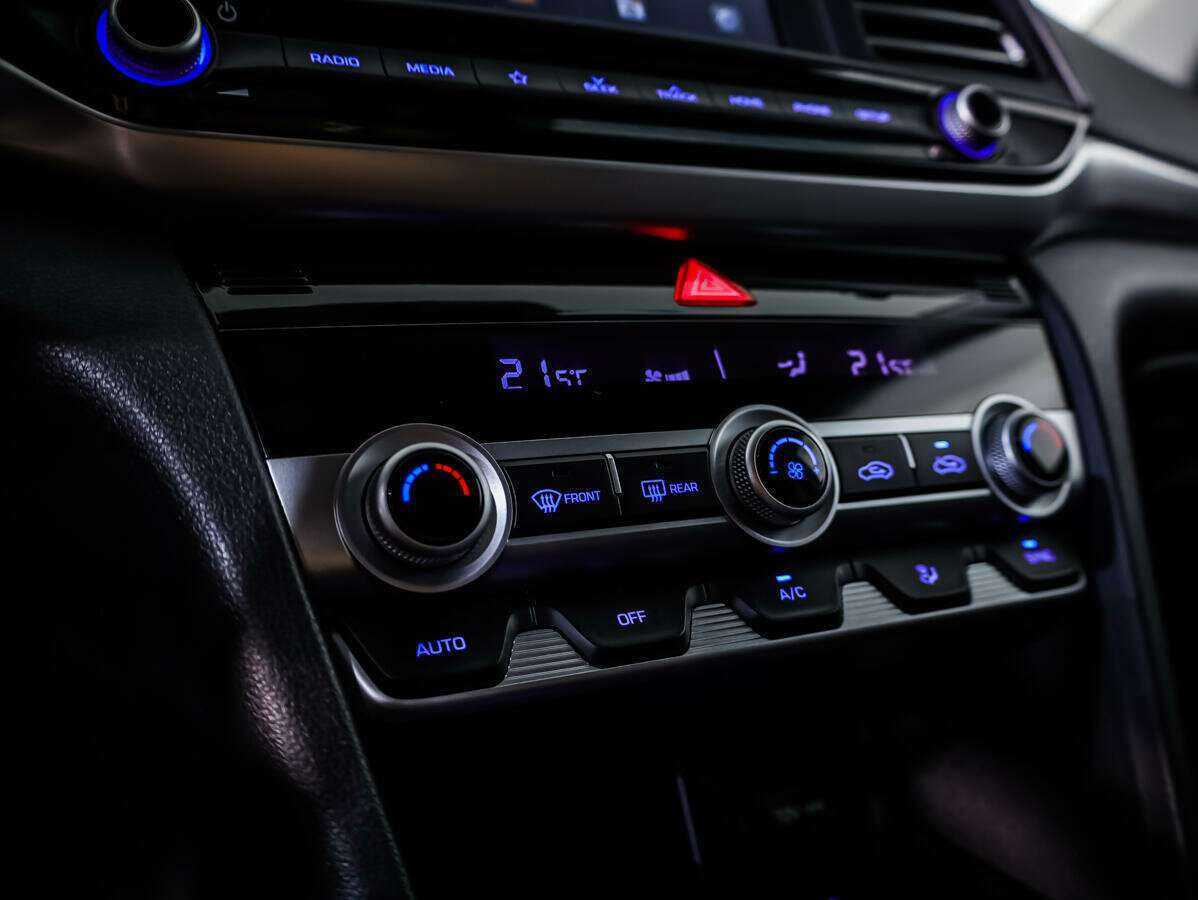 Hyundai Elantra 2019